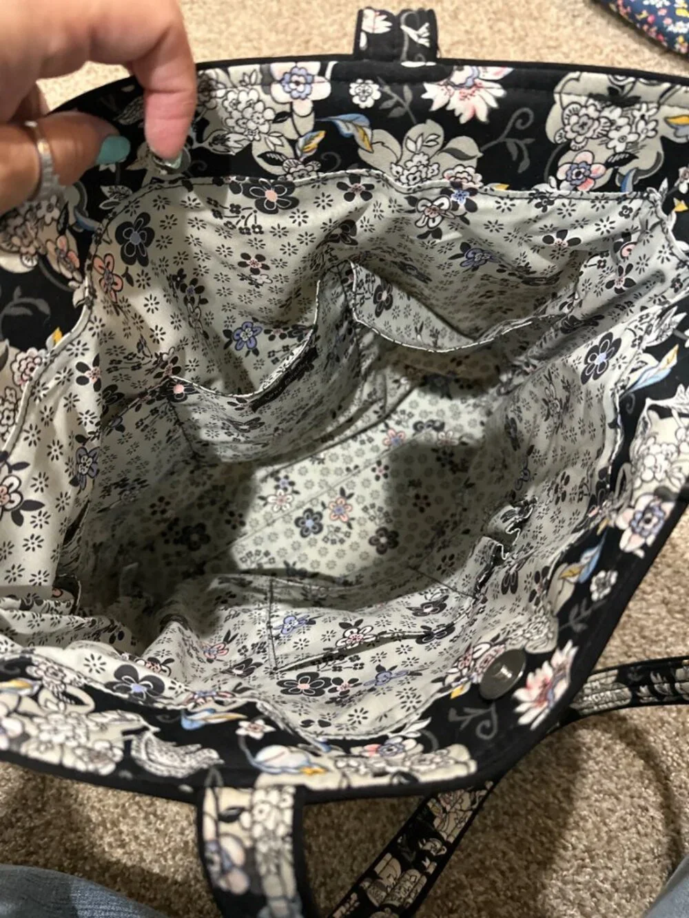 Vera Bradley Iconic Vera Tote – Excellent Condition